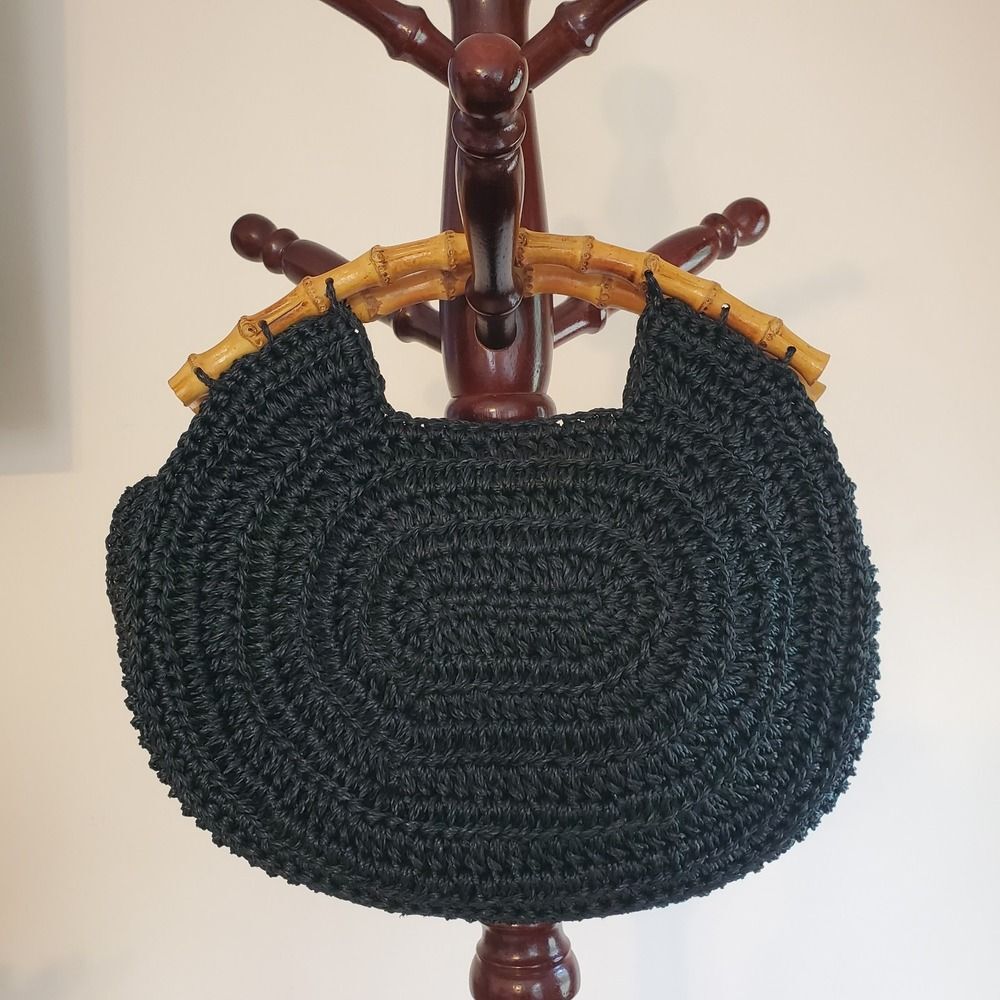 Vintage black‎ crochet oval shaped handbag wooden handles